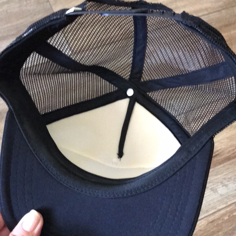 VANS OFF THE WALL ADJUSTABLE CAP EUC! - Picture 5 of 6